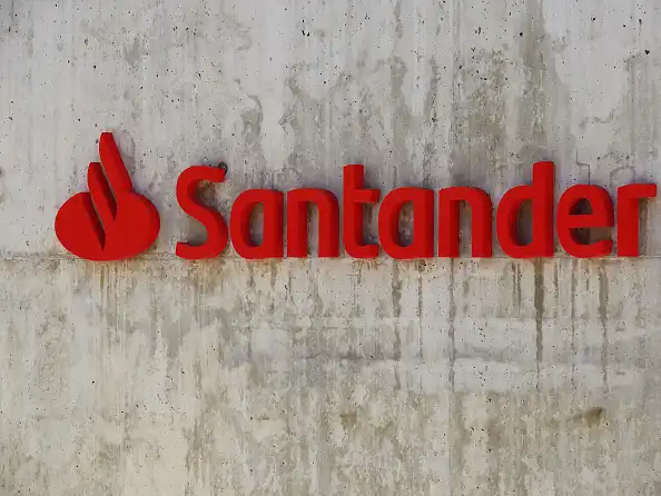  Santander consegue liminar no STF para não recolher PIS sobre receita bruta operacional