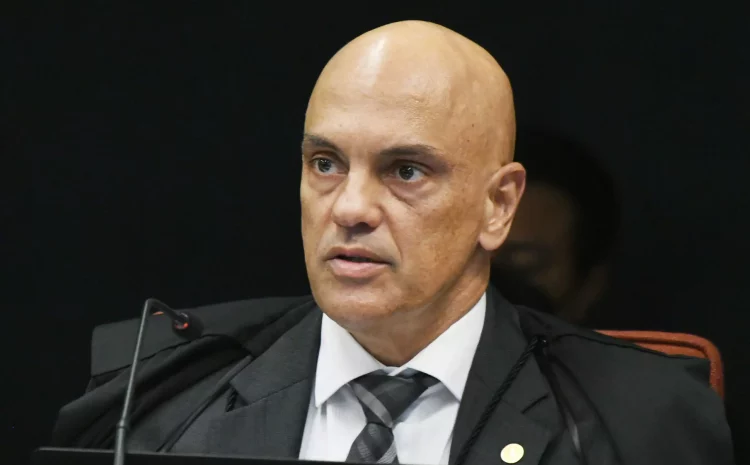  Alexandre de Moraes cassa decisão que liberou passaportes a devedores