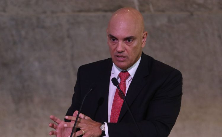  Moraes diz que desinformação na internet põe em risco a democracia