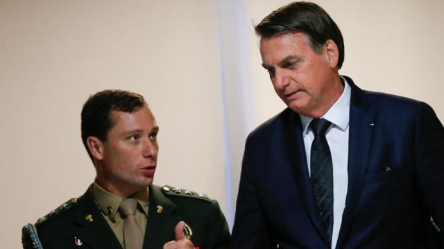  Bolsonaro queria impedir troca de governo e teve reunião sobre golpe com militares, afirma Cid