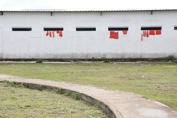  Justiça determina que governo garanta banho de sol para detentos na penitenciária de RR