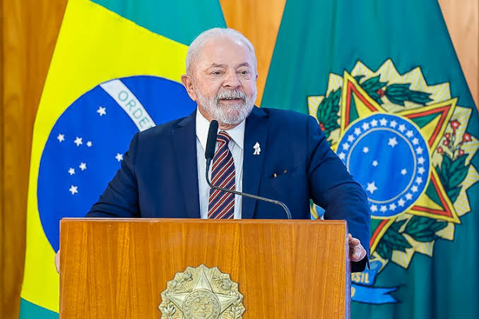  Lula diz que gênero e cor não serão critério para indicação ao STF
