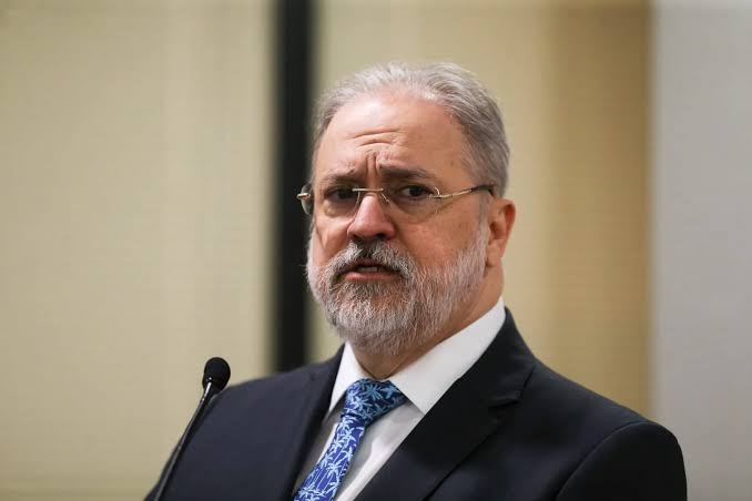  Em discurso de despedida como PGR, Aras diz que foi incompreendido: “Nossa missão não é ganhar pela direita ou pela esquerda”