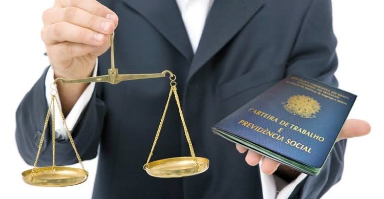  ‘EXISTE SUBORDINAÇÃO’: Advogado contratado como sócio de serviços tem vínculo de emprego reconhecido