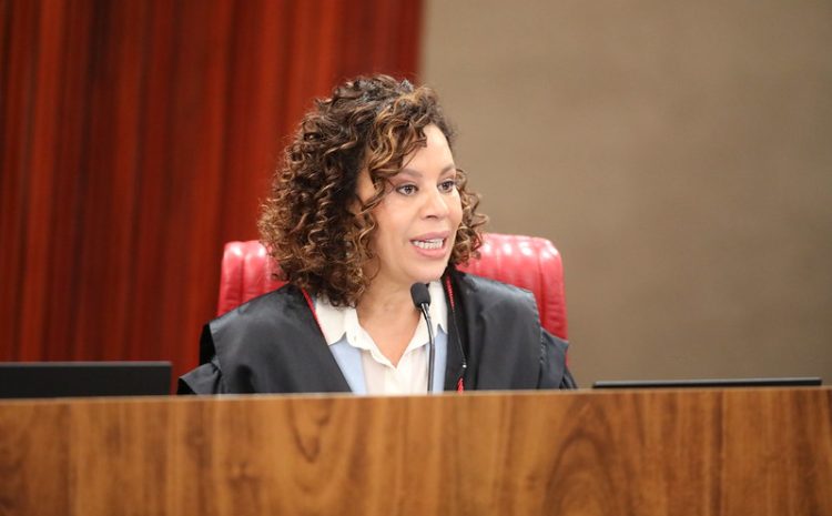  ANTES TARDE QUE NUNCA: Primeira ministra negra em tribunal superior, Edilene Lôbo estreia no TSE