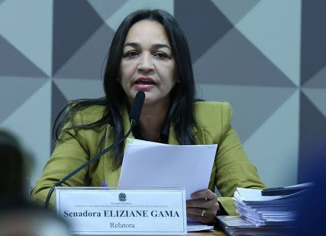  Relatora Eliziane Gama pede indiciamento de Bolsonaro por atos do 8 de janeiro