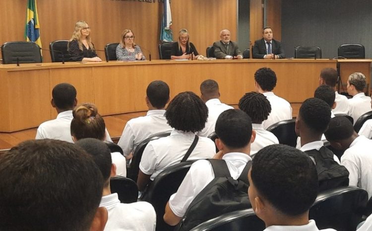  TJRJ recebe novos integrantes para o programa ‘Justiça pelos Jovens'”