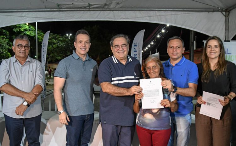  Prefeitura de Natal entrega 79 títulos de regularização fundiária aos moradores da Redinha