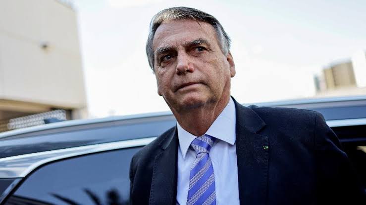  Justiça decide arquivar processo contra Bolsonaro por incitação ao estupro
