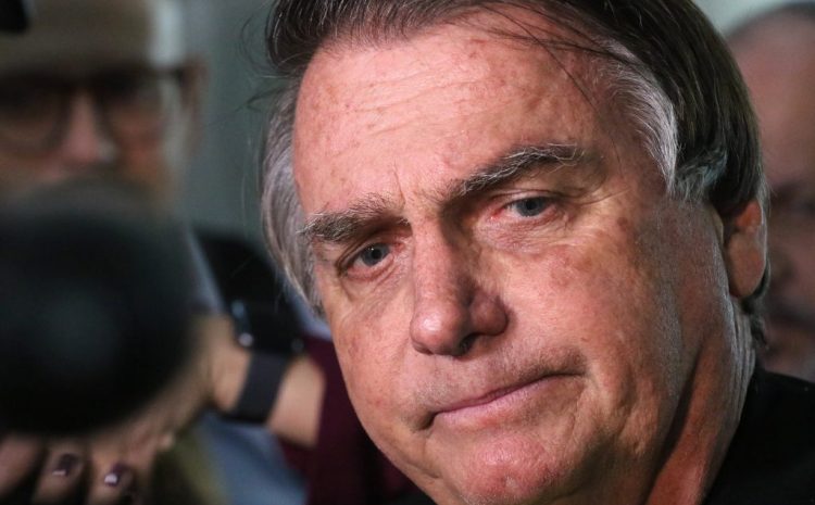  STF nega recurso e mantém multa a Bolsonaro