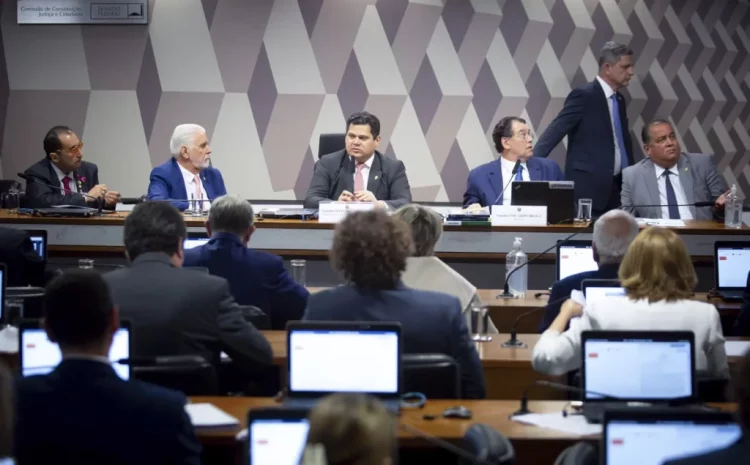  CCJ do Senado aprova PEC da Reforma Tributária