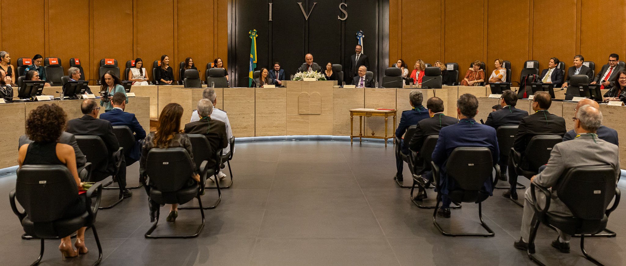 Autoridades são homenageadas com a medalha de Mérito Eleitoral