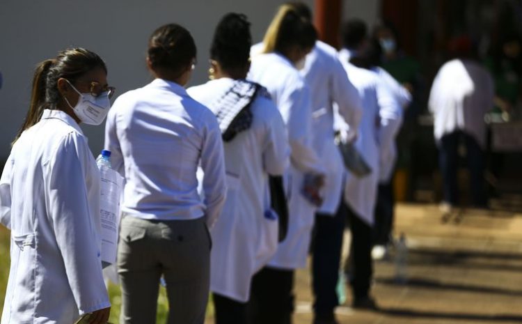  Abertura de novos cursos de medicina depende de chamamento público