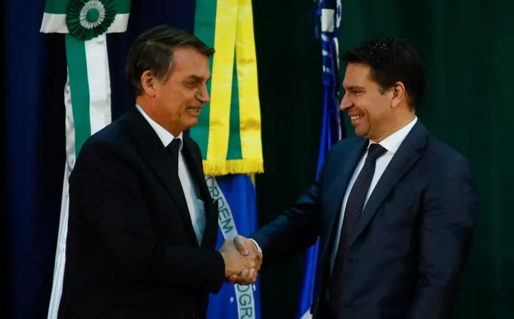  “ABIN PARALELA”: PF apreende eletrônicos de Carlos Bolsonaro e Alexandre Ramagem