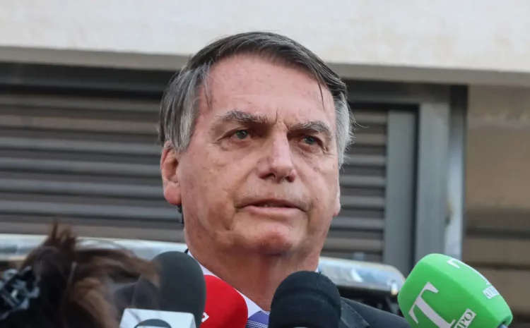  Defesa de Bolsonaro recorre ao STF contra multa eleitoral