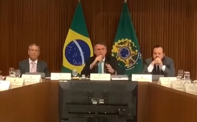  VÍDEO: Em reunião, Bolsonaro pede que ministros ajam antes da eleição