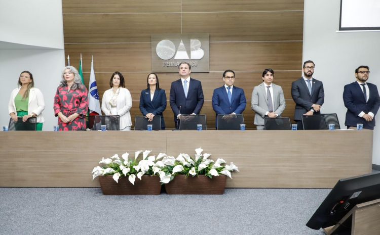  OAB-PE realiza Juramento de novos advogados, advogadas e estagiários