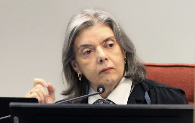  STF decide que União não é obrigada a pagar escola internacional para filhos de diplomatas: ‘Privilégio’, afirma Cármem Lúcia