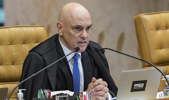  Moraes dá prazo de 15 dias a PGR para analisar se denuncia ou não Bolsonaro por fraude nos cartões de vacina