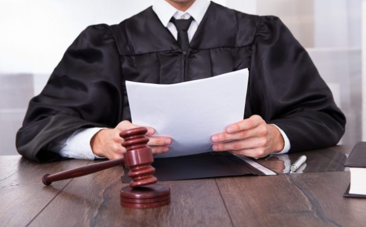  Projeto de lei quer permitir decisões anônimas quando houver risco à vida do juiz