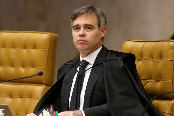  André Mendonça ‘dá bronca’ em advogada durante audiência: “Não tem decoro”