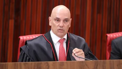  Big techs têm que ser reguladas e bastaria interpretação do STF, diz Moraes