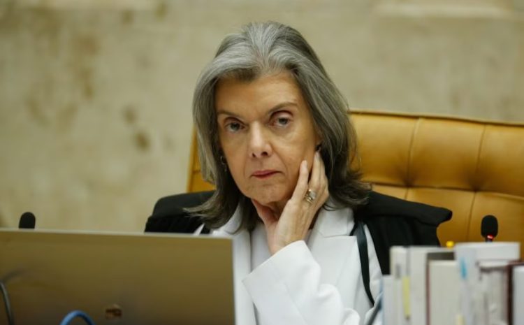  Cármen Lúcia é a ministra mais bem avaliada do STF