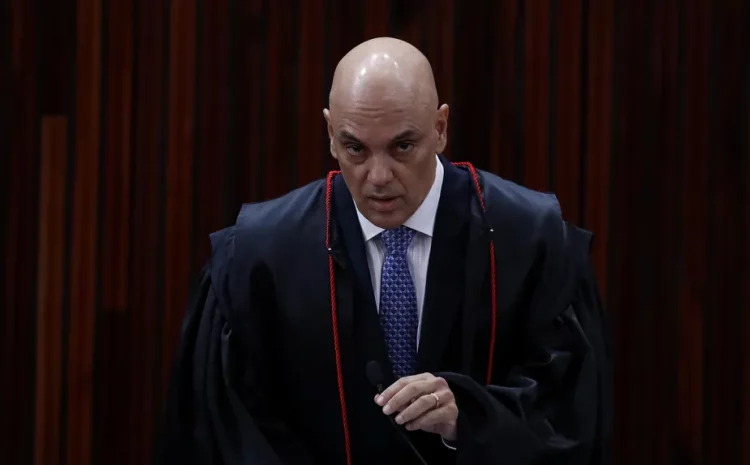  Alexandre de Moraes tem última semana como presidente do TSE