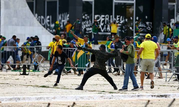  STF abre ação penal contra mais 19 acusados nos atos antidemocráticos de 8 de janeiro