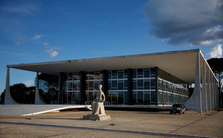  Auditores do TCU pedem suspensão de diárias de juízes auxiliares do STF que moram em Brasília