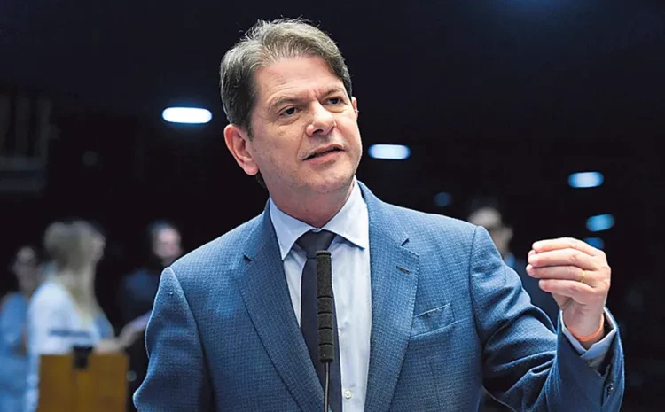  Justiça condena Cid Gomes a pagar R$ 200 mil ao estado do Ceará por show de tenor quando era governador