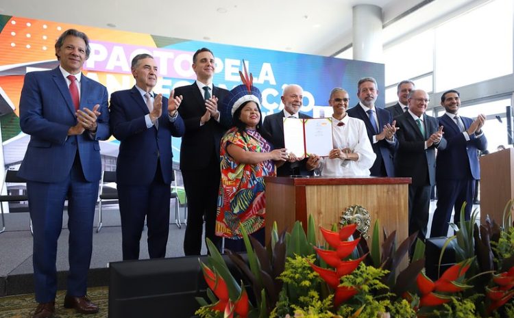  Chefes dos três Poderes assinam Pacto pela Transformação Ecológica