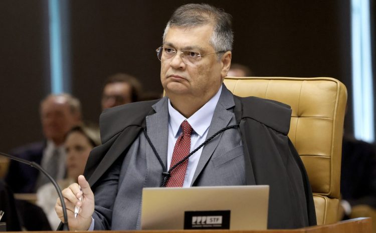  Flávio Dino vota para atender pedido da OAB contra norma que revogou garantias da advocacia; julgamento é interrompido