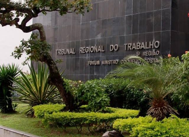  Funcionária que falsificou atestado médico tem demissão confirmada no TRT-5