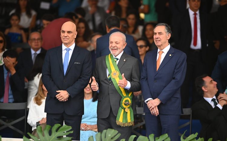  Ministros do Supremo participam de desfile de 7 de Setembro ao lado do presidente Lula