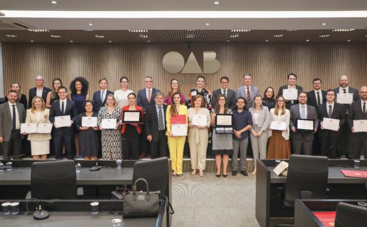  OAB Paraná homenageia universidades com o Selo OAB Recomenda