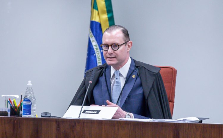  Ministro Cristiano Zanin assume a presidência da Primeira Turma