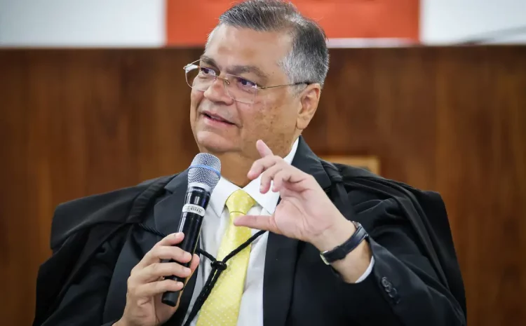  Dino diz que Congresso não enviou ao STF todos documentos sobre emenda