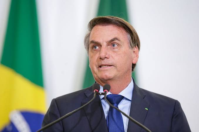  Bolsonaro admite discussão com militares sobre artigo 142 e apela por anistia a ministros do STF