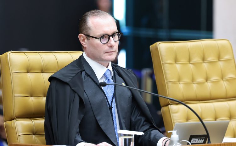  “Guardas municipais não podem investigar, mas podem fazer prisões em flagrante”, diz Zanin no STF