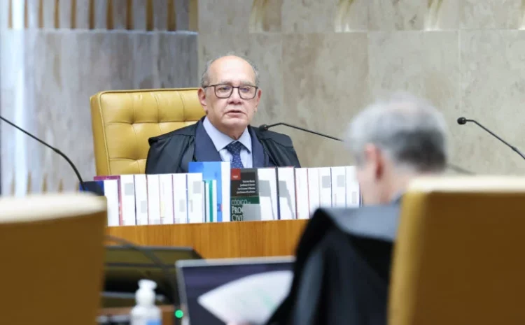  Gilmar Mendes exalta Alexandre de Moraes em defesa da democracia: “Orgulho da nação brasileira”