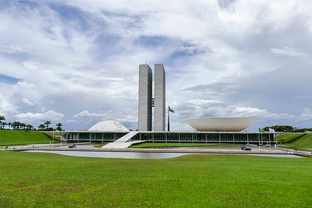  Senado diz ao STF que seguiu procedimento previsto e pede liberação de emendas de comissão