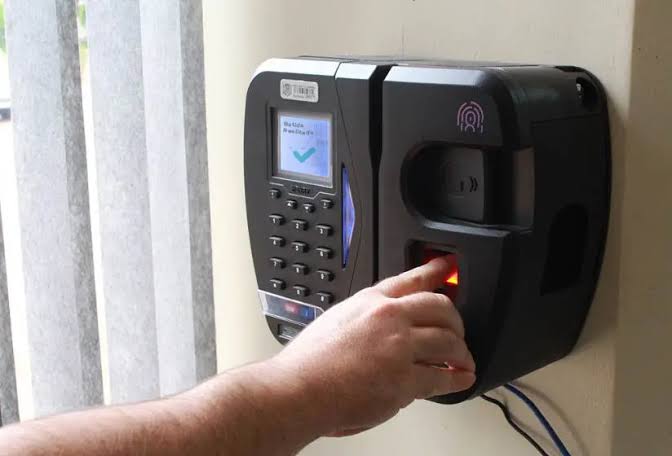  Procuradores da USP não podem ter jornada controlada por biometria