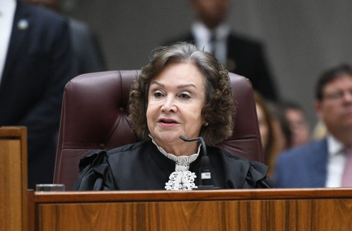  Vendedora perde direito à execução extrajudicial por falta de registro de contrato com alienação fiduciária, decide STJ