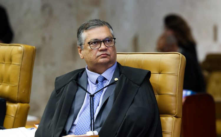  Com atuação marcante, ministro Flávio Dino completa um ano no STF