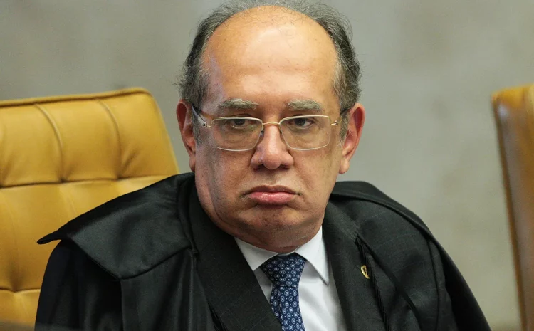  Gilmar Mendes descarta impedimento de ministros no julgamento de Bolsonaro