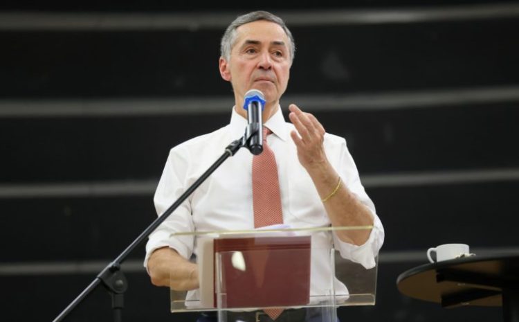  “Batalha contra o extremismo”: Barroso diz que STF teve protagonismo para impedir golpe articulado nas redes