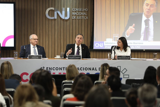  “É preciso fazer com que mentir volte a ser errado ”, diz Barroso em Encontro de Comunicação do Judiciário