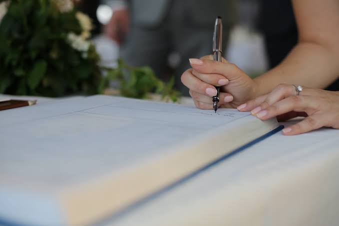  Banco é condenado por descontar dívida do marido falecido de conta conjunta com viúva