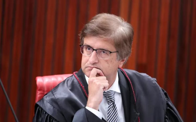  PGR se posiciona contra divulgação de salários prevista na lei da igualdade salarial